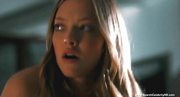 xem sex nhanh Cô phim sxx gái nhật bản làm hài lòng bạn của mình với một handjob sử dụng âm đạo cao su.